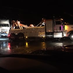 Meyer Automotive Towing and Recovery - Night time heavy duty work