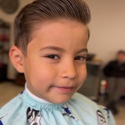 Ari's Barber Shop
