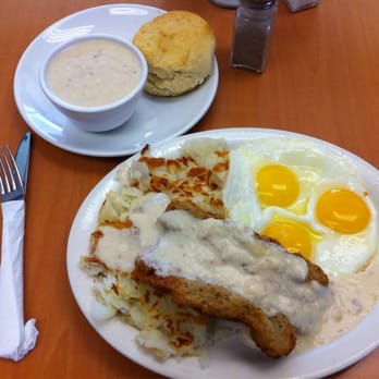 Old Time Drive In - Country Fried Steak and eggs w/ hash browns, biscuits, and gravy (photo by: @Kevin_AmadOH) - Burgers Near Me - Sun Valley, California