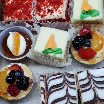 T & D Bakery - Bakeries Near Me - Brooklyn, New York