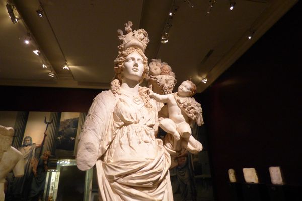 Topkapi Palace Museum by null