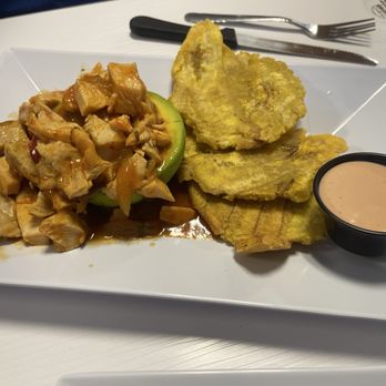 Pannes - Aguacate Relleno Pollo - Breakfast & Brunch Near Me - San Juan, Puerto Rico
