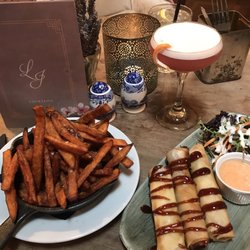 Lola Jeans - Audrey Hepburn cocktail and starters