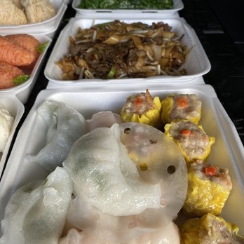 Tai Pan Dim Sum - Chive dumplings, shrimp dumplings, pork shumai, beef chow fun, baby bok choy - Dim Sum Near Me - Honolulu, Hawaii Tai Pan Dim Sum - Chive dumplings, shrimp dumplings, pork shumai, beef chow fun, baby bok choy - Dim Sum Near Me - Honolulu, Hawaii
