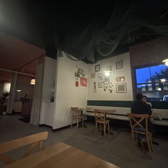 Extra Wavy - Seafood Near Me - St. Louis, Missouri