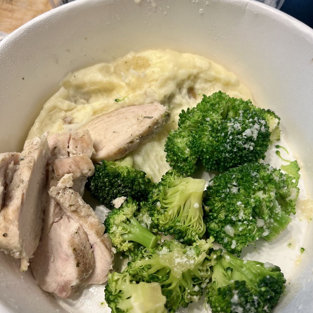Flower Child - Kids chicken with Smashed Gold Potato and Roasted Broccoli - Salad Near Me - Franklin, Tennessee Flower Child - Kids chicken with Smashed Gold Potato and Roasted Broccoli - Salad Near Me - Franklin, Tennessee