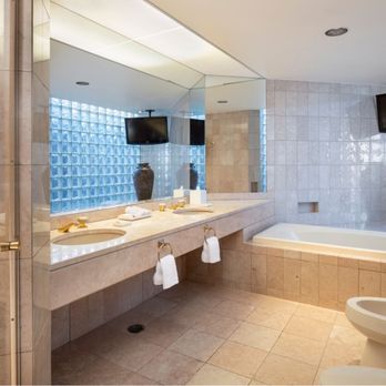 Metropolitan Hotel Vancouver - Hotels Near Me - Vancouver, British Columbia Metropolitan Hotel Vancouver - Hotels Near Me - Vancouver, British Columbia