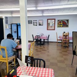 Mag's Kitchen - Inside