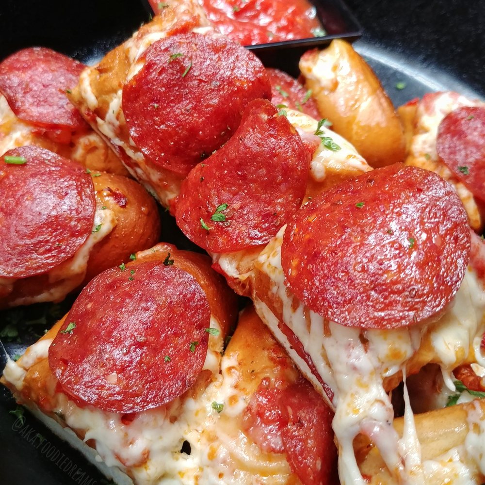 Dave & Buster's Vaughan - Pepperoni Pretzel Pull-Apart - American Near Me - Vaughan, Ontario