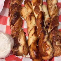 CJ's Pizza - Cinnamon twist