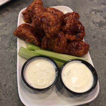 Yogi's Bar & Grill - Wings - Sports Bars Near Me - Upper Arlngtn, Ohio