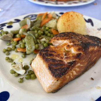Salamanca - Salmon - Seafood Near Me - Barcelona, B Salamanca - Salmon - Seafood Near Me - Barcelona, B