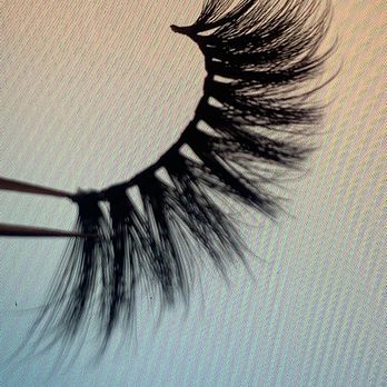 Pretty Woman Salon - Eyelash falsies - Hair Stylists Near Me - Everett, Washington
