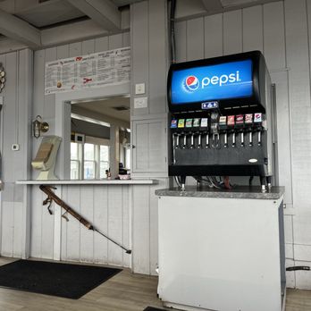 Wood's Seafood - Inside - Seafood Near Me - Plymouth, Massachusetts
