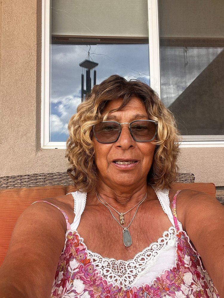 Johan Hair Studio Logo