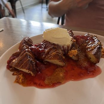 Scratchboard Kitchen - Strawberries & cream french toast - Breakfast & Brunch Near Me - Arlington Heights, Illinois Scratchboard Kitchen - Strawberries & cream french toast - Breakfast & Brunch Near Me - Arlington Heights, Illinois