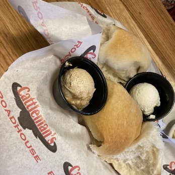 Cattleman's Roadhouse - Buns.  Super soft - Steakhouses Near Me - Frankfort, Kentucky