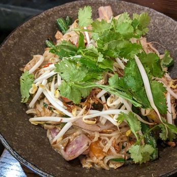 White + Wong’s - Drunken noodles - Asian Fusion Near Me - Queenstown, OTA