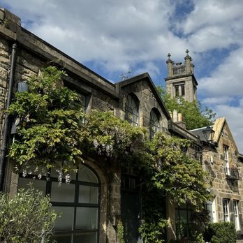 circus lane - Landmarks & Historical Buildings Near Me