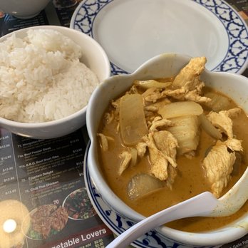 Chilli Thai - Yellow Chicken Curry - Thai Near Me - Los Angeles, California