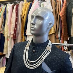 Silk India - Model is wearing pearl necklace $39
