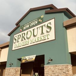 Sprouts Farmers Market - Entrance