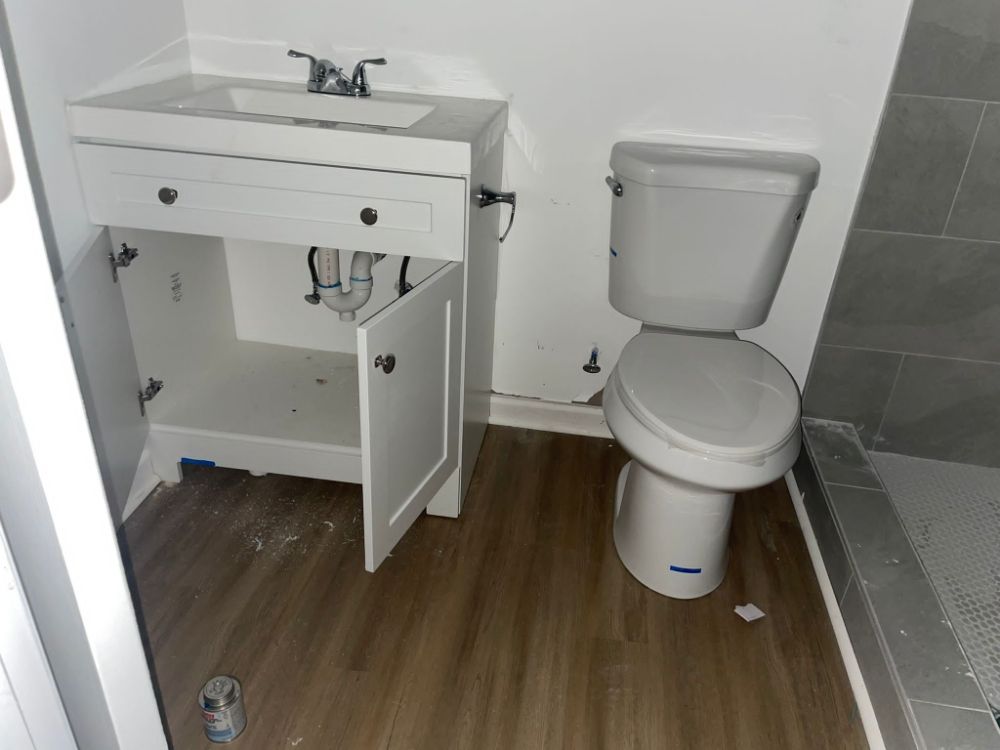 Slide of Aldana Tiles Construccion