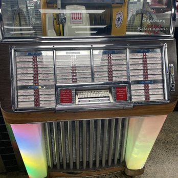 David's Burgers - Jukebox - Burgers Near Me - North Little Rock, Arkansas David's Burgers - Jukebox - Burgers Near Me - North Little Rock, Arkansas