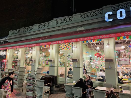 Comptoir Libanais by null