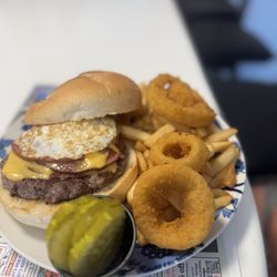 Granny's Pancake House & Grill - Dirty Jersey Burger
