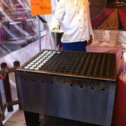 Kulturkalaset - Making Dutch mini-pancakes