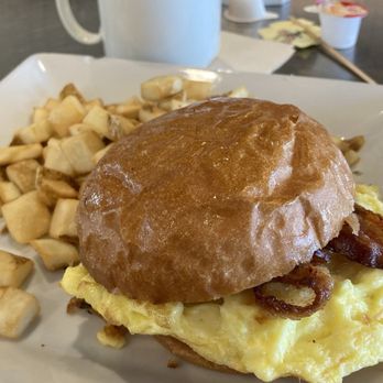 24 Diner - Breakfast sandwich - Breakfast & Brunch Near Me - Austin, Texas 24 Diner - Breakfast sandwich - Breakfast & Brunch Near Me - Austin, Texas