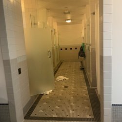 LA Fitness - Men's shower