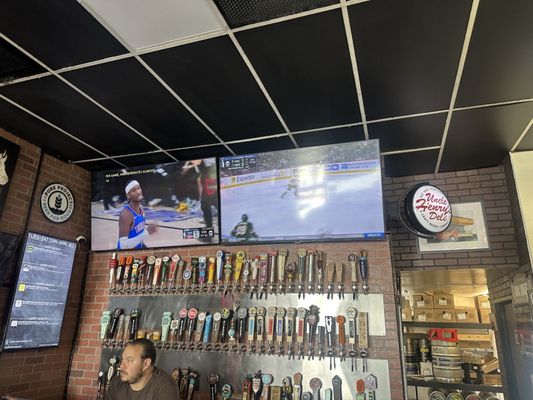 Uncle Henrys Deli by null