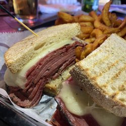 Doyle's Pour House - Rueben sandwich