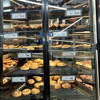 Lidl - 11/29/25 - bagels .79 cents! How do they make them for such a low price? - Grocery Near Me - Yonkers, New York
