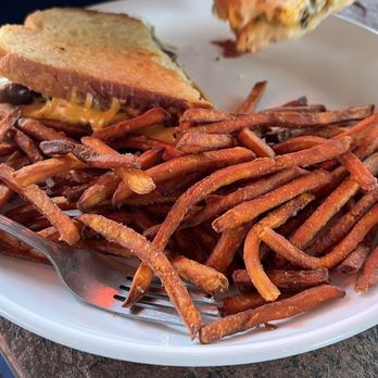 Peekaboo Canyon Wood Fired Kitchen - Ultimate grilled cheese - Pizza Near Me - Kanab, Utah Peekaboo Canyon Wood Fired Kitchen - Ultimate grilled cheese - Pizza Near Me - Kanab, Utah