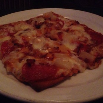King Henry's Arms - Flatbread Pizza - Pepperoni, Bacon, Pineapple - Pubs Near Me - Richmond Hill, Ontario King Henry's Arms - Flatbread Pizza - Pepperoni, Bacon, Pineapple - Pubs Near Me - Richmond Hill, Ontario