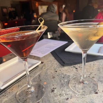 Ruth's Chris Steak House - Manhattan and Dirty Goose Martini - Steakhouses Near Me - Pasadena, California Ruth's Chris Steak House - Manhattan and Dirty Goose Martini - Steakhouses Near Me - Pasadena, California