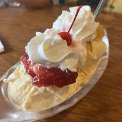Buda Drug Store & Soda Fountain - Double scoop sundae