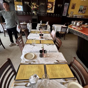 Le Troquet - French Near Me - Albuquerque, New Mexico