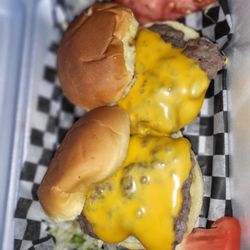Taesty's Food Truck - Waygu beef sliders