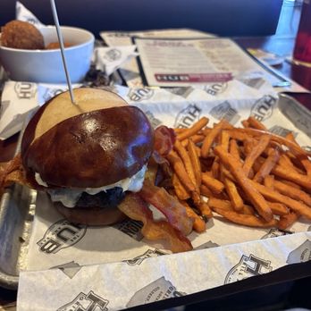 The Hub Grill and Bar - Sports Bars Near Me - Mesa, Arizona The Hub Grill and Bar - Sports Bars Near Me - Mesa, Arizona