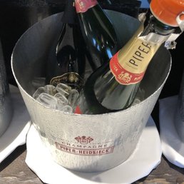 Very cheap champagne.  The first class experience is very average with respect to other airlines .