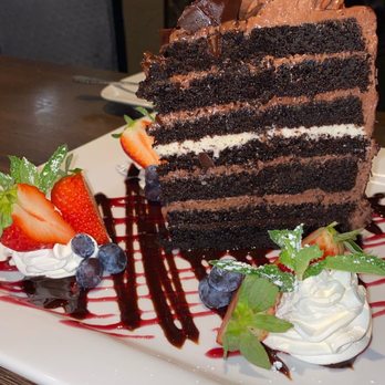 Flamestone American Grill - Grand Canyon Chocolate Cake - American Near Me - Oldsmar, Florida