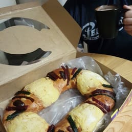 Delishhh Rosca de Reyes (three kings cake) accompanied by chocolate caliente that I brought from my trip to Mexico Delishhh Rosca de Reyes (three kings cake) accompanied by chocolate caliente that I brought from my trip to Mexico