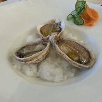 MW Restaurant - Kusshi Oysters - New American Near Me - Honolulu, Hawaii MW Restaurant - Kusshi Oysters - New American Near Me - Honolulu, Hawaii