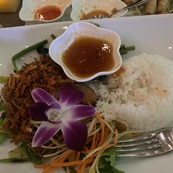 Bamboo Penny's - Thai Near Me - Leawood, Kansas