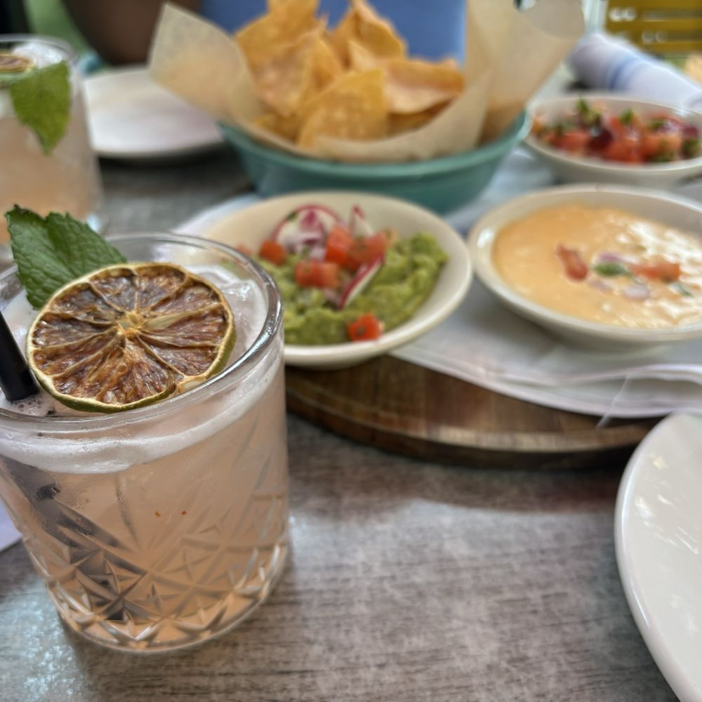 Barrio - Margarita - Mexican Near Me - Chicago, Illinois