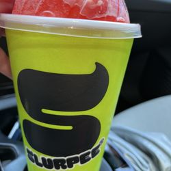 7-Eleven - Cherry slurpee